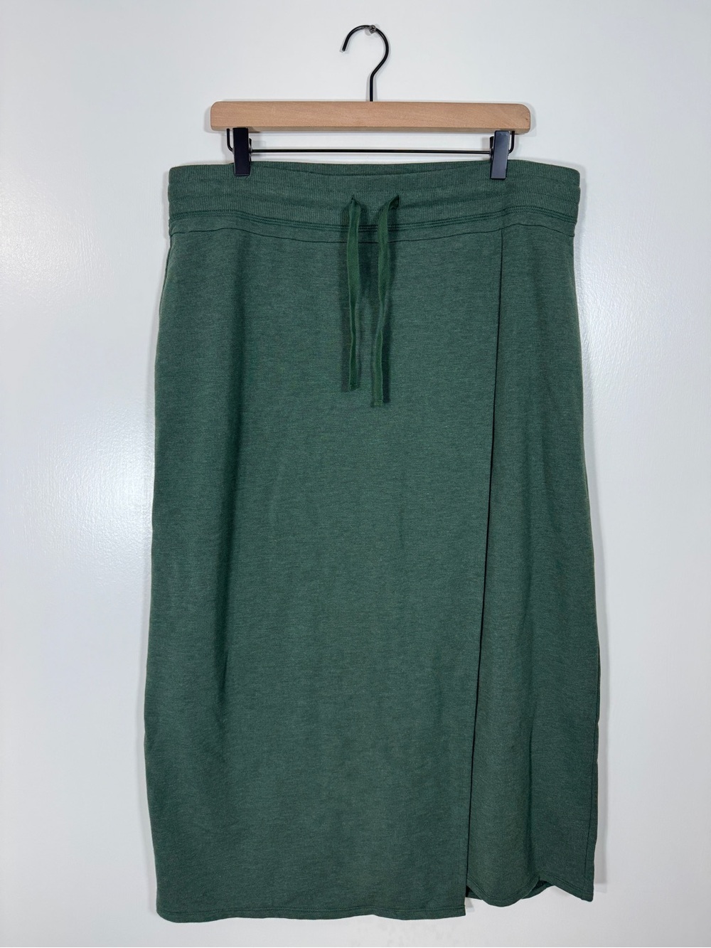 WSK36 {J. Jill} "Pure Jill" Green Fleece Sweatshirt Tie Waist Midi Skirt